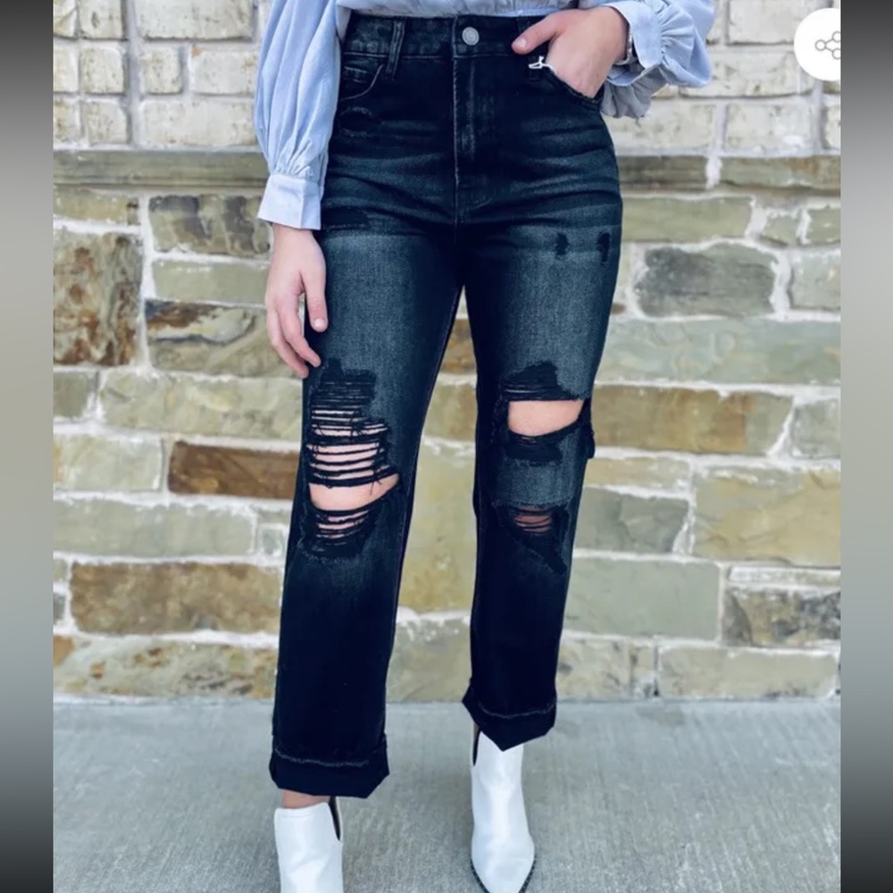 Women’s black capris